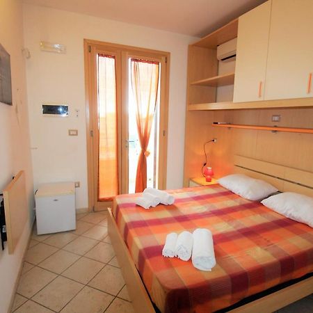 B&B Scoglio Di Pirro Climatizzato A 150 M Dalle Spiagge Salentine 토레 산 지오반니 우겐토 외부 사진