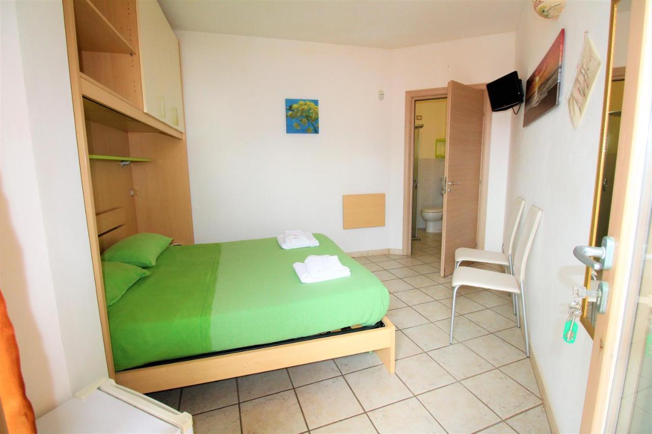 B&B Scoglio Di Pirro Climatizzato A 150 M Dalle Spiagge Salentine 토레 산 지오반니 우겐토 외부 사진
